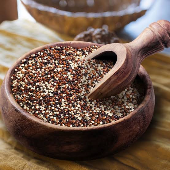 Quinoa tricolor